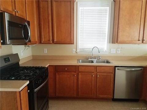 9725 Cadman Ct, Cornelius, NC 28031 photo 5