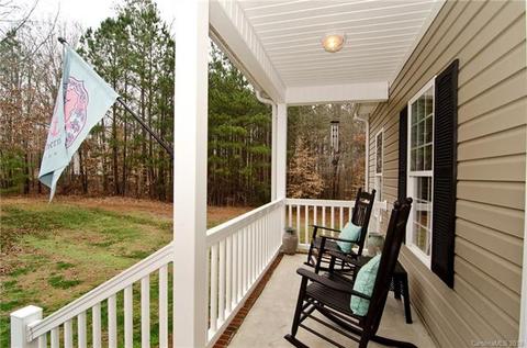 525 Flying Eagle Dr, Clover, SC 29710 photo 3