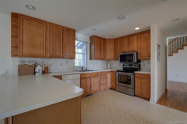  560 Aberdeen Ln, Pisgah Forest, NC 28768 photo 9