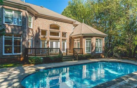 18716 Square Sail Rd, Cornelius, NC 28031 photo 2