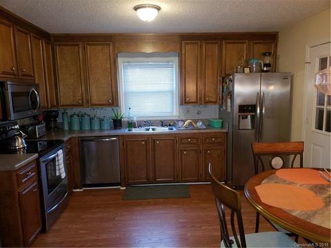 2733 Devonshire Rd, Newton, NC 28658 photo 5