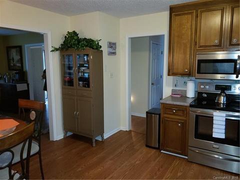 2733 Devonshire Rd, Newton, NC 28658 photo 8