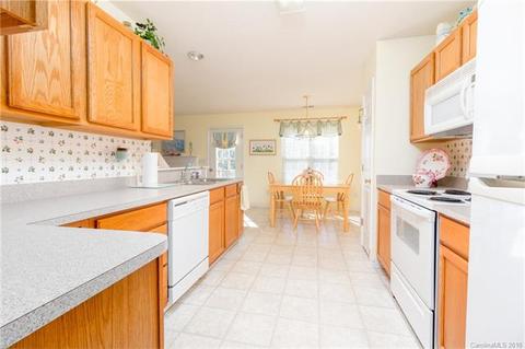 1009 Boulder Dr, Concord, NC 28025 photo 4