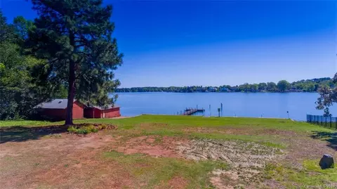 18900 Evanston Ln, Cornelius, NC 28031 photo 6