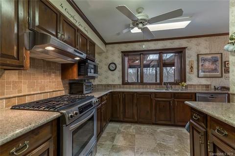 635 Wildcat View Ln, Mill Spring, NC 28756 photo 8