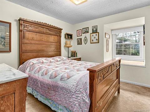 15 Whitaker Cir, Fairview, NC 28730 photo 8