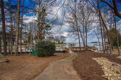 18933 Peninsula Point Dr, Cornelius, NC 28031 photo 3