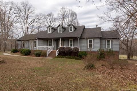 1341 Forest Bluff Dr, Midland, NC 28107 photo 1