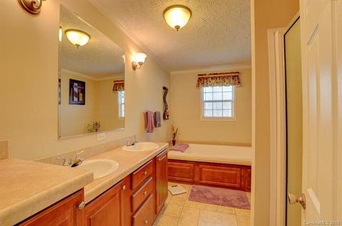 171 Beaverdam Loop Rd, Candler, NC 28715 photo 15