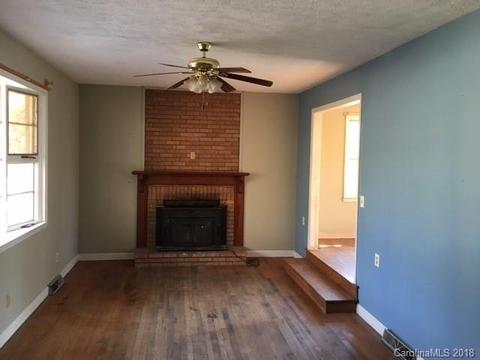152 Pacolet St, Saluda, NC 28773 photo 5