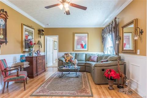 18 Spring St, Candler, NC 28715 photo 3