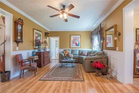 18 Spring St, Candler, NC 28715 photo 2