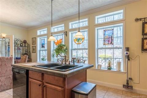 18 Spring St, Candler, NC 28715 photo 11