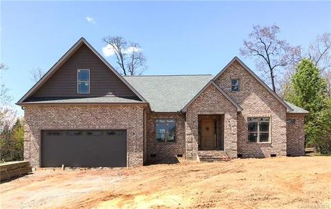 99 Linkside Ln, Hickory, NC 28601 photo 1