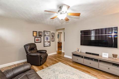 9655 W View Ave, Hickory, NC 28601 photo 3
