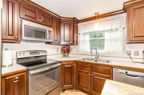 9655 W View Ave, Hickory, NC 28601 photo 7