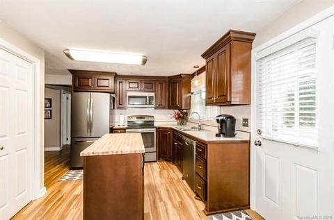 9655 W View Ave, Hickory, NC 28601 photo 11