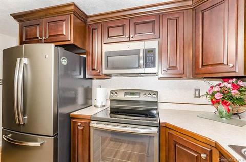 9655 W View Ave, Hickory, NC 28601 photo 9