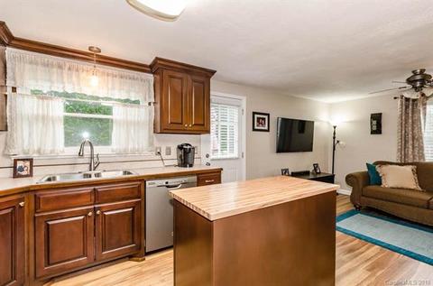 9655 W View Ave, Hickory, NC 28601 photo 12