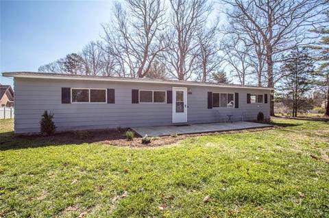 3010 16th St, Hickory, NC 28601 photo 1