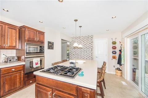 349 Camelot Dr, Clyde, NC 28721 photo 11