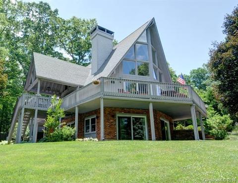 349 Camelot Dr, Clyde, NC 28721 photo 2