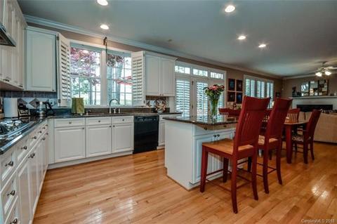 18423 Turnberry Ct, Davidson, NC 28036 photo 8