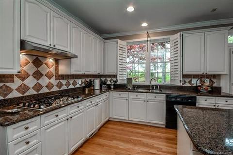 18423 Turnberry Ct, Davidson, NC 28036 photo 10