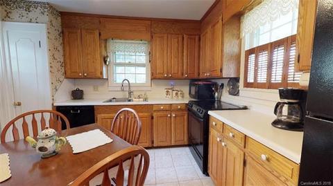 246 Broad St, Marion, NC 28752 photo 18