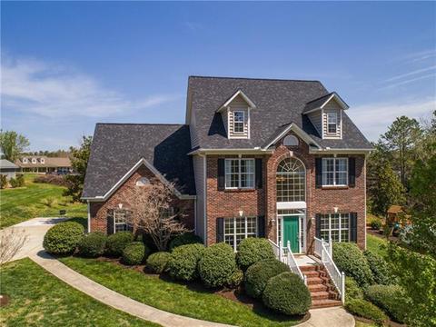 6534 Emory Dr, Hickory, NC 28601 photo 2