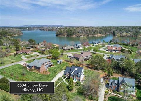 6534 Emory Dr, Hickory, NC 28601 photo 1
