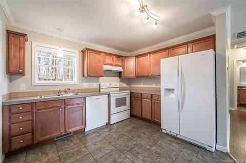 592 Gilreath Loop Rd, Mills River, NC 28759 photo 10