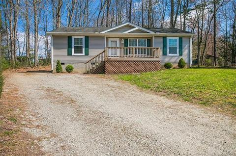 592 Gilreath Loop Rd, Mills River, NC 28759 photo 2