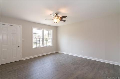 105 Crestview Dr, Concord, NC 28027 photo 7