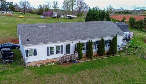 827 Pea Ridge Rd, Mill Spring, NC 28756 photo 3