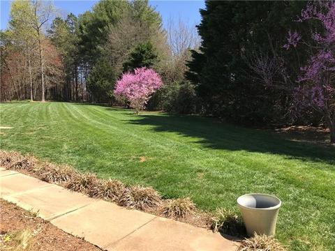 4402 Fox Trl, Hickory, NC 28601 photo 4