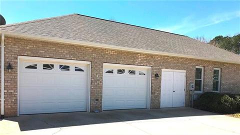 4402 Fox Trl, Hickory, NC 28601 photo 2
