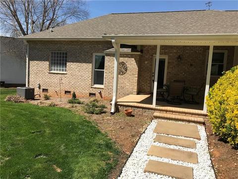 4402 Fox Trl, Hickory, NC 28601 photo 17