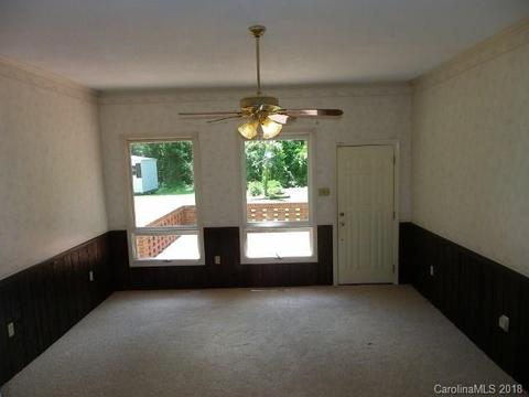 2727 Pineview Dr, Lancaster, SC 29720 photo 4
