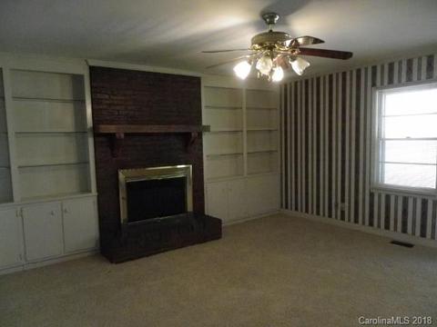 2727 Pineview Dr, Lancaster, SC 29720 photo 3