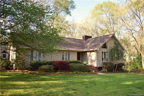 1050 Edgemont Dr, Lancaster, SC 29720 photo 1