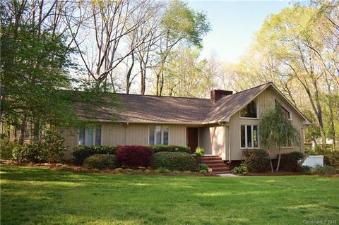 1050 Edgemont Dr, Lancaster, SC 29720 photo 2
