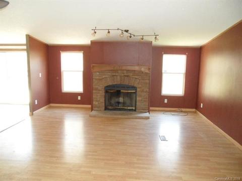185 Sutherland Dr, Canton, NC 28716 photo 5