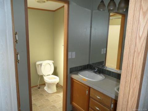 185 Sutherland Dr, Canton, NC 28716 photo 16
