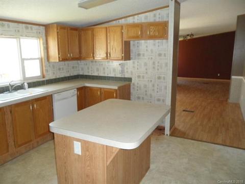 185 Sutherland Dr, Canton, NC 28716 photo 2