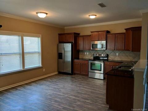 1802 Tradd Ave, Clover, SC 29710 photo 3