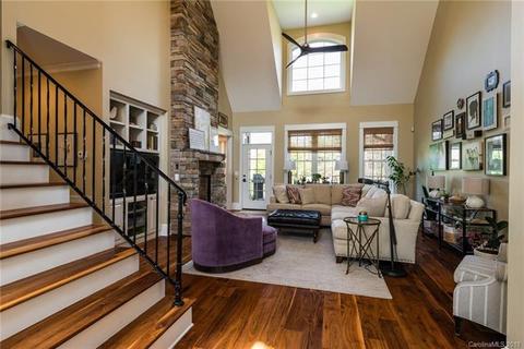 4684 White Eagle Ln, Hickory, NC 28602 photo 5