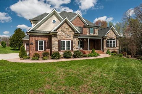 4684 White Eagle Ln, Hickory, NC 28602 photo 1