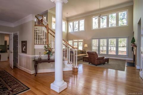 18754 Greyton Ln, Davidson, NC 28036 photo 2