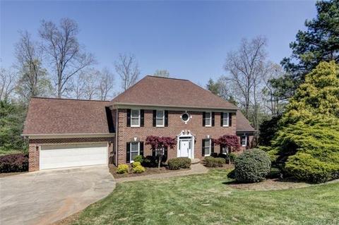 5876 Flintlock Ct, Hickory, NC 28601 photo 1